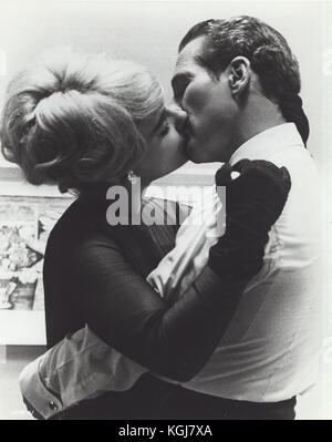 1963 - elke sommer, Paul Newman in premio. (Credito immagine: © mgm/entertainment foto/zuma filo) Foto Stock