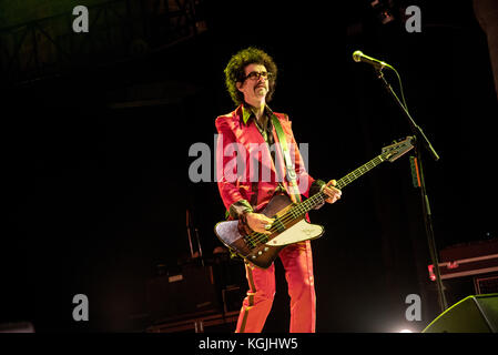 Milano, Italia. 8 novembre 2017. Frankie Poullainperfoms with the Darkness ad Alcatraz a Milano, 8 novembre 2017 crediti: Alberto Gandolfo/Alamy Live News Foto Stock