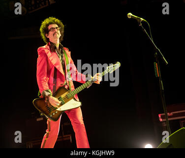 Milano, Italia. 8 novembre 2017. Frankie Poullainperfoms with the Darkness ad Alcatraz a Milano, 8 novembre 2017 crediti: Alberto Gandolfo/Alamy Live News Foto Stock