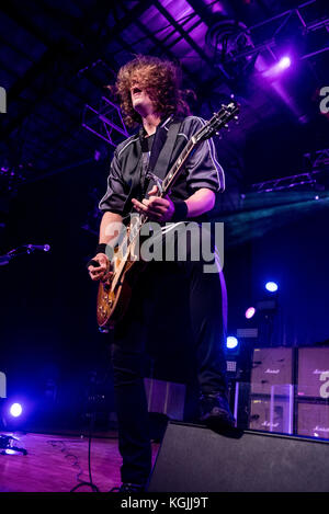 Milano, Italia. 8 novembre 2017. Daniel Hawkins si perfeziona con The Darkness ad Alcatraz a Milano, 8 novembre 2017 Credit: Alberto Gandolfo/Alamy Live News Foto Stock