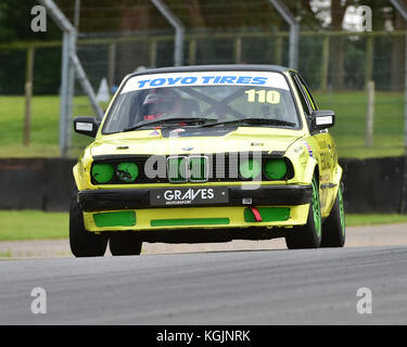 Sam forte, BMW E30, Toyo Tires, produzione BMW nel campionato, Deutsche Fest, Brands Hatch, agosto 2017, Autosport, auto, il circuito da corsa, automobili, compe Foto Stock