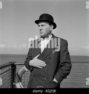 Barnacle Bill (1957) , Maurice Denham Foto Stock