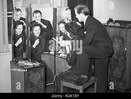 Brighton Rock (1947) , Richard Attenborough , Sheila Sim (moglie di Richard Attenborough) Data: 1947 Foto Stock