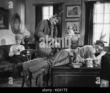 Portare su Cowboy (1966), Sid James, Joan Sims , Herbert Percy Foto Stock