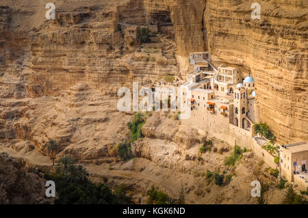 Monastero Ortodosso di San Giorgio nella bassa valle kelt nel deserto della Giudea in autorità palestinese Foto Stock