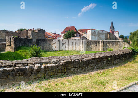 Bardejov, Slovacchia - 10 agosto 2015: mura antiche frazioni bardejov città. mura di fortificazione è il sistema meglio conservati in Slovacchia. Foto Stock