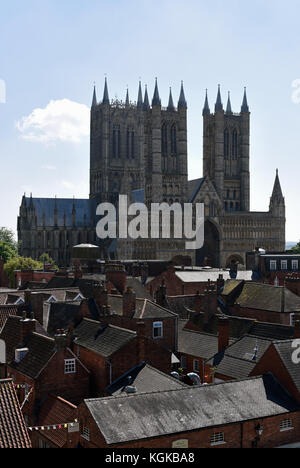 Vista della Cattedrale di Lincoln dalle mura del castello Foto Stock