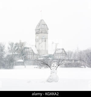 Creepy snowman, Assiniboine Park, Winnipeg, Manitoba, Canada. Foto Stock
