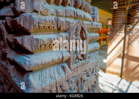 Kathmandu, Nepal ottobre 15, 2017: close up scolpito nel dettaglio collumns, Shiva sul vecchio palazzo reale a Kathmandu, Durbar Square in Nepal Foto Stock