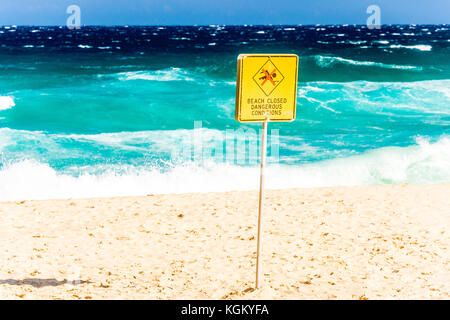 Pericolose condizioni di surf a Tamarama Beach a Sydney, NSW, Australia Foto Stock