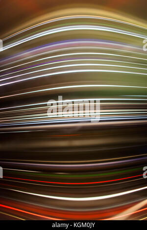 Full frame di immagine astratta di luce colorata sentieri Foto Stock