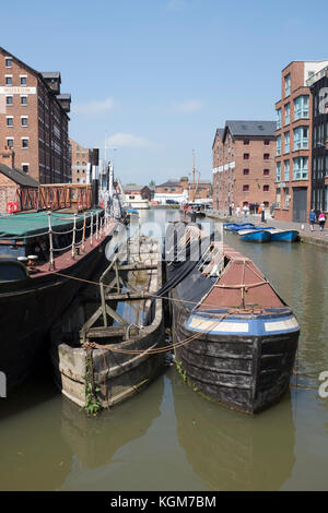 Chiatte in chiatta braccio a Gloucester Docks Foto Stock