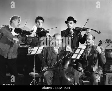 Il Ladykillers (1951) , Herbert Lom , Peter Sellers , Cecil Parker ,Alec Guinness ,Danny Green Foto Stock