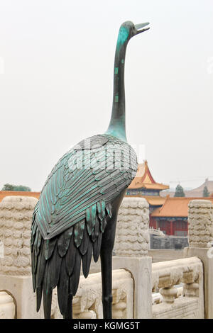 La scultura di un uccello della città proibita a Pechino, Cina Foto Stock