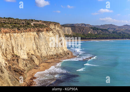 Veduta della spiaggia e della scogliera di Eraclea Minoa (Agrigento, Italia) Foto Stock