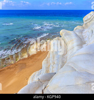 Le colorate scogliere di Eraclea Minoa: Riserva di Platani (Agrigento, Italia) Foto Stock