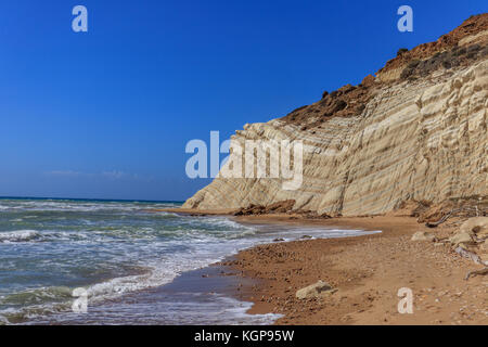 Le colorate scogliere di Eraclea Minoa: Riserva di Platani (Agrigento, Italia) Foto Stock