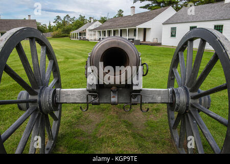 Il cannone, Fort Wilkins del Parco Statale di Porto di rame, Michigan STATI UNITI D'AMERICA da Bruce Montagne/Dembinsky Foto Assoc Foto Stock