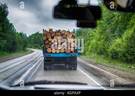 La strada guardando in lontananza viaggi in Russia Foto Stock