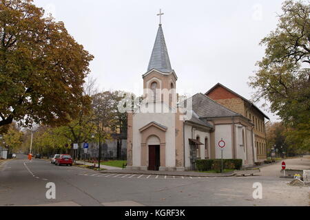 Il cimitero di Kerepesi (Kerepesi úti temető o Kerepesi temető, nome ufficiale: Fiumei úti nemzeti sírkert, cioè "Fiume strada cimitero nazionale') - Chiesa Foto Stock