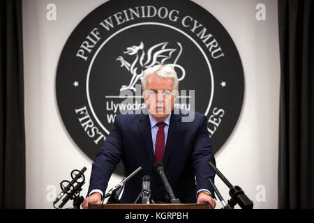 Nella foto: il Primo Ministro per il Galles, Carwyn Jones parla ai media. Giovedì 09 Novembre 2017 Re: Primo Ministro per il Galles Carwyn Jones dà una pres Foto Stock