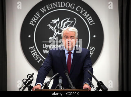 Nella foto: il Primo Ministro per il Galles, Carwyn Jones parla ai media. Giovedì 09 Novembre 2017 Re: Primo Ministro per il Galles Carwyn Jones dà una pres Foto Stock