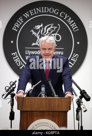 Nella foto: il Primo Ministro per il Galles, Carwyn Jones parla ai media. Giovedì 09 Novembre 2017 Re: Primo Ministro per il Galles Carwyn Jones dà una pres Foto Stock