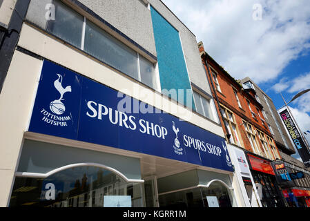 Spurs Shop Tottenham Hotspur Club shop in High Street, Southend on Sea, Essex. Acquista davanti. Calcio, squadra di calcio. Negozio di merchandising Club Foto Stock