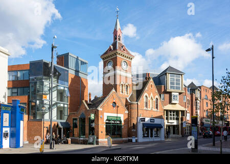 Vecchia Stazione dei vigili del fuoco di Clock Tower, il Quadrato, Richmond, London Borough of Richmond upon Thames, Greater London, England, Regno Unito Foto Stock