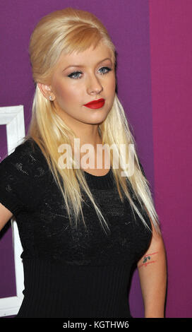 Christina Aguilera - Varietà di potenza 1 donne pranzo presso il beverly hills hotel di Los Angeles.Christina Aguilera - = persone, , headshot, , premiere, premi mostra, arrivo, tappeto rosso evento, verticale, sorridente, industria cinematografica, Stati Uniti d'America, attrice cinematografica, movie celebrity, artista, celebrità, guardando la telecamera, fotografia, arte cultura e intrattenimento, partecipare ad un evento, bestof, una persona, cantante, musicista, artista musicale Christina Aguilera - = persone, , headshot, , premiere, premi mostra, arrivo, tappeto rosso evento, verticale, sorridente, industria cinematografica, Stati Uniti d'America, attrice cinematografica, movie celebrity, arte Foto Stock