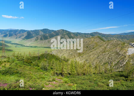 Vista della vallata da Mountain Pass Chike-Taman. Altai Repubblica, Siberia. La Russia Foto Stock