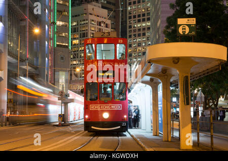 Il famoso tram iconico, Hong Kong, Cina. Foto Stock