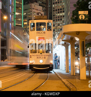 Il famoso tram iconico, Hong Kong, Cina. Foto Stock