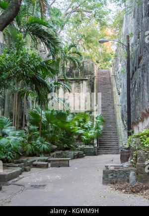 Regina della Scala in Nassau, Bahamas, noto anche come il 66 passi, un importante punto di riferimento in Fort Fincastle complesso storico di Nassau Foto Stock