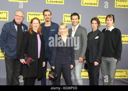 Friedrich von Thun, Marlene Morreis, Max von Thun, Anna Maria Muehe, Florian Odendahl, Anne Schaefer, Moritz Bock (Wenn Frauen ausziehen), Filmfest Hamburg, Cinmeaxx Kino, 10.10.2017, COPYRIGHT : STAR PRESS / PATRICK BECHER , KURFUERSTENDAMM 28 , 10719 BERLIN TEL. 030 / 50174314 FAX : 030 / 50174316 MOBIL : 01725103872 WWW.STARPRESS.DE MAIL : INFO@STARPRESS. DE ABDRUCK NUR GEGEN HONORAR UND BELEGEXEMPLAR ! Con: Friedrich von Thun, Marlene Morreis, Max von Thun, Anna Maria Muehe, Florian Odendahl, Anne Schaefer, Moritz Bock dove: Hamburg, Deutschland, Germania quando: 10 ottobre 2017 credito: Foto Stock