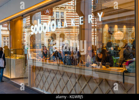 Soboro panificio, il giapponese e il coreano ristorante e caffetteria, Petty Cury, Cambridge, UK. Foto Stock