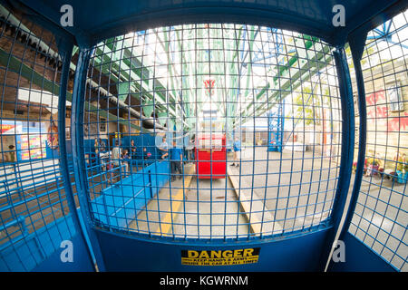 Vista da wonder wheel ruota panoramica Ferris, Coney Island, Brooklyn, New York, Stati Uniti d'America. Foto Stock