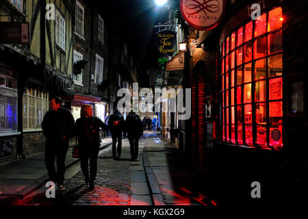 Il caos area in York di notte Foto Stock