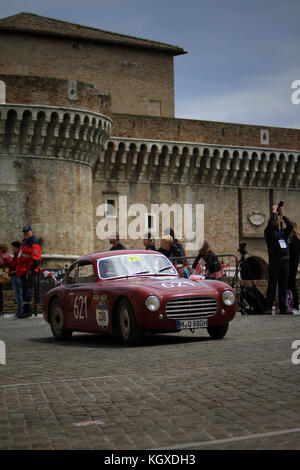 Mille Miglia 2016 a Senigallia Italia - italian classic car race Foto Stock