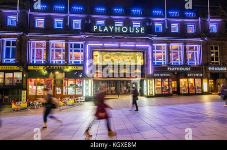 Vista notturna di esterno di Playhouse Theatre di Edimburgo, in Scozia, Regno Unito Foto Stock