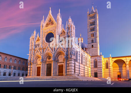 Cattedrale di Siena a sunrise, Toscana, Italia Foto Stock