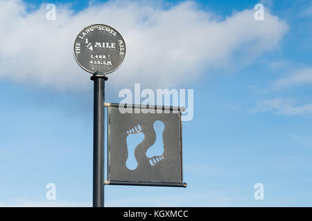 Lang Scots Mile Walking Route Sign in Ayr, Ayrshire, Scozia, Regno Unito Foto Stock