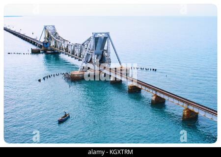 Una vista dal ponte pamban Foto Stock