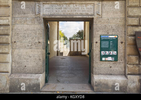 L'Arènes de Lutèce (primo ANNUNCIO di secolo) - un arena romana, uno del più antico monumento di Parigi - Entrata principale Foto Stock