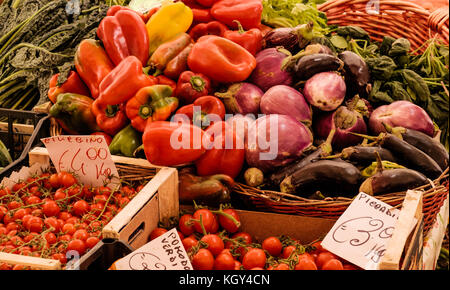 Verdure per la vendita a campo de fiori nel centro di Roma vicino piazza navona Foto Stock