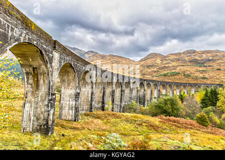 Il Viadotto Glenfinnan in Scozia in autunno Foto Stock