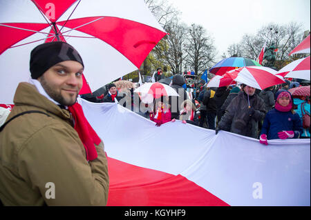 Gdansk, Polonia. Xi Nov, 2017. L indipendenza nazionale Parade durante il polacco giorno dell indipendenza nazionale a Danzica, Polonia. Xi Nov, 2017.. Credito: Wojciech Stróżyk/Alamy Live News Foto Stock