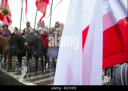 Gdansk, Polonia. Xi Nov, 2017. Ussari polacco durante l indipendenza nazionale sfilata in polacco giorno dell indipendenza nazionale a Danzica, Polonia. Xi Nov, 2017.. Credito: Wojciech Stróżyk/Alamy Live News Foto Stock