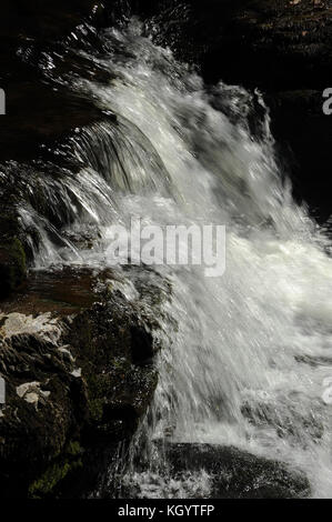 Cascata appena a valle di pont melin fach. Foto Stock