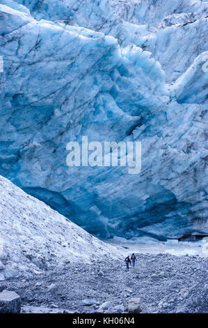 Escursioni turistiche per il gigante di deflusso glaciale del ghiacciaio Fox, Isola del Sud, Nuova Zelanda Foto Stock